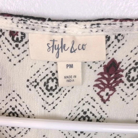 NWOT Style & Co Print Spilt Neckline Top Size MP - Picture 6 of 10